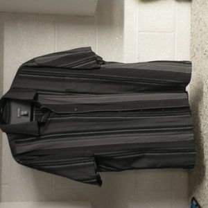 Men's casual button down Van Heusen shirt like new